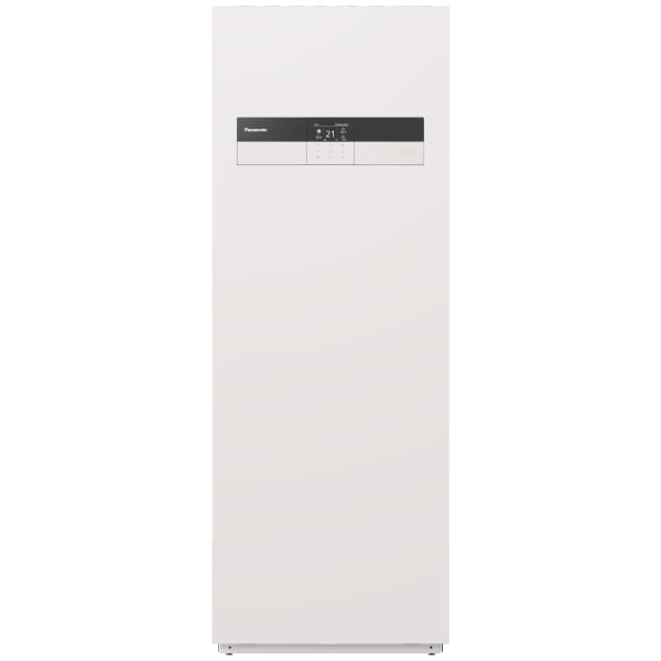 Hvid Panasonic gulvmodel varmepumpe med digitalt display, velegnet til opvarmning og varmtvandsproduktion.