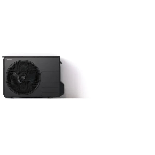 Sort Panasonic udedel til varmepumpe med ventilator, vægmonteret model til energieffektiv opvarmning og køling.
