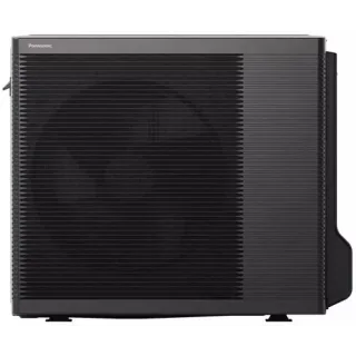 Panasonic sort varmepumpe udedel i moderne design med ventilator og horisontale lameller, energieffektiv model.