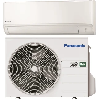 Panasonic varmepumpe med indedel og udedel, hvid, energieffektiv model med R32 kølemiddel.